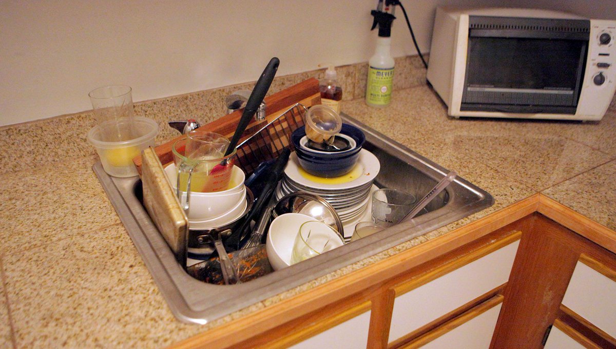 TheOnion's tweet image. Master Architect Constructs Most Structurally Innovative Pile Of Dirty Dishes To Date onion.com/1xivlSi