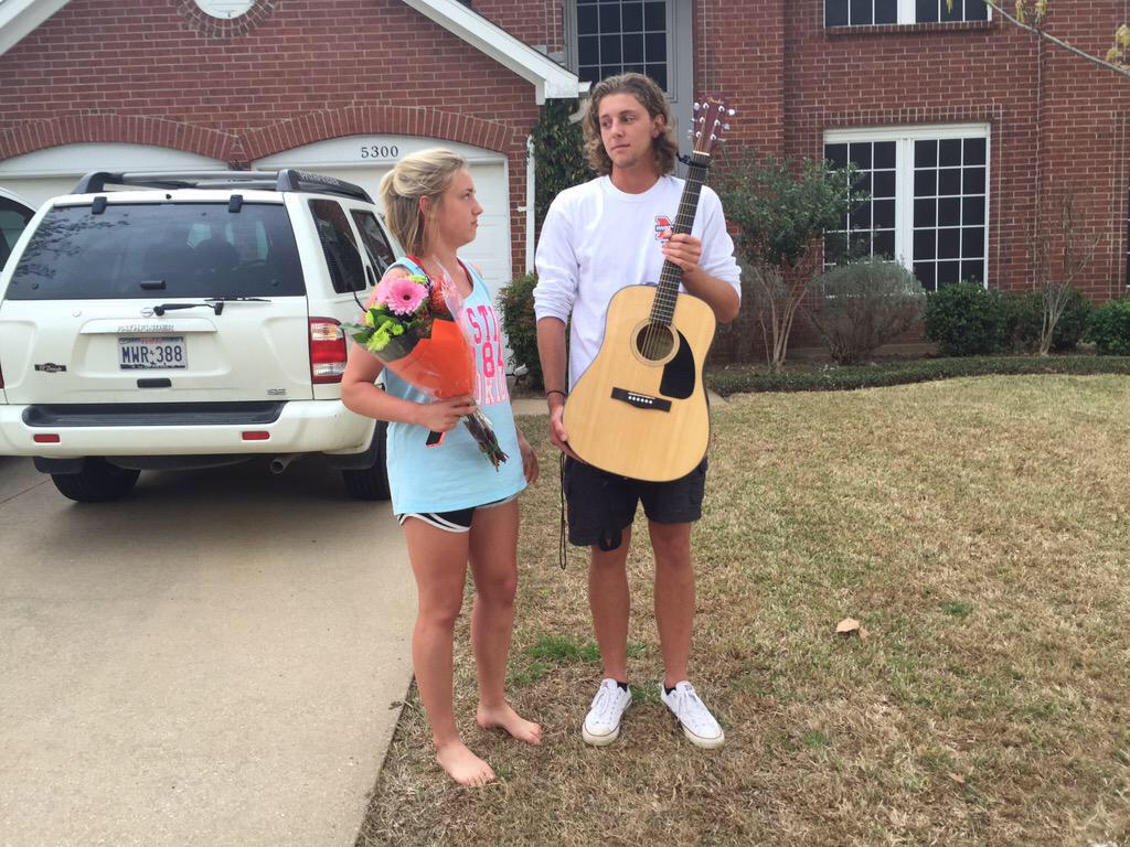 texasprom15's tweet photo. Beautiful prom couple 🎸 @the_fishonater http://t.co/iY7gz4w3X5
