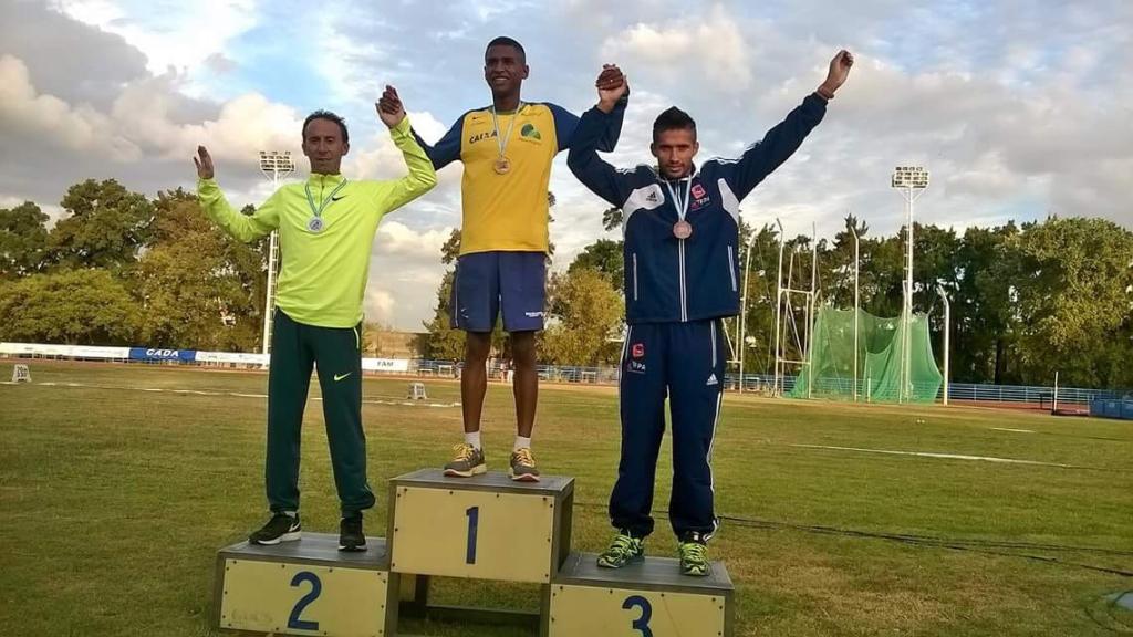coparaguay's tweet photo. Felicidades al atleta #DerlisAyala, logro marca para los Juegos Panamericanos de @TO2015_es http://t.co/aZVwGah7am