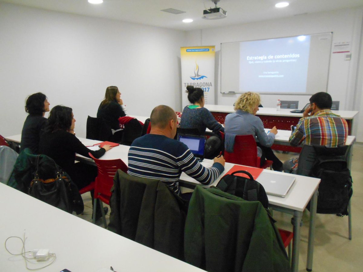 agustilopez's tweet photo. Q atents!! “@FoxizeSchool: Muy atentos los alumnos de @FoxizeTGN escuchando a @evasanagustin! http://t.co/HuaSHsKapi”