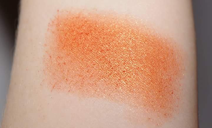 AlumiCosmetics's tweet photo. Swatches unseres Lidschattens "Orange Fox" ohne/mit Blitz #farbenfroh #vegan #tierversuchsfrei #makeup #lidschatten http://t.co/LqZqrbgsmd