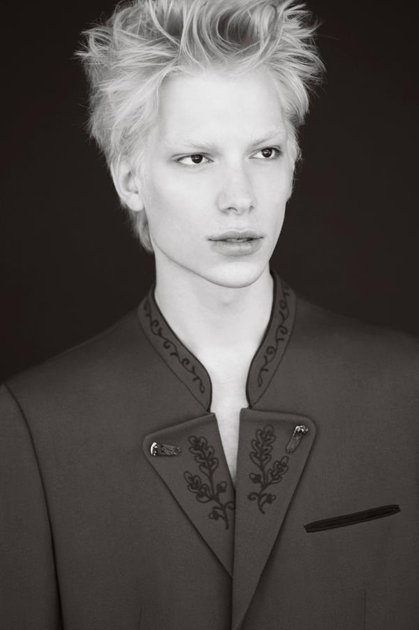 LbuiModels's tweet image. Introducing our main board model Anej.
for bookings please contact bookings@lbuimodels.com