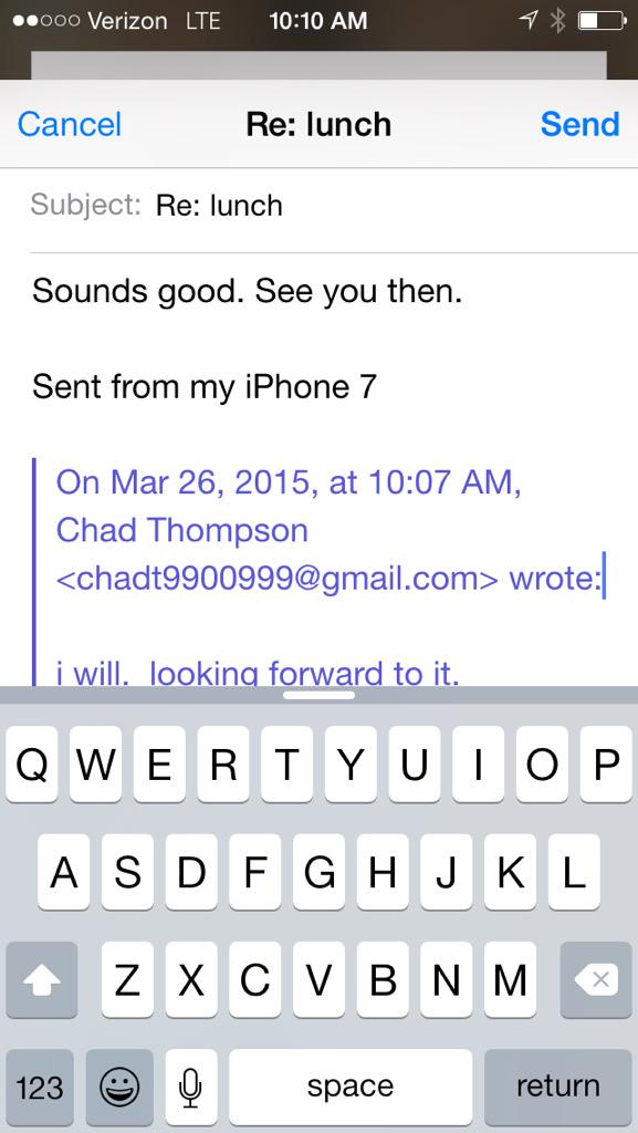 JellyCutter's tweet photo. This is how I make people with huge iPhones jealous by simply adding a number to my signature. http://t.co/6VlO8o13HJ