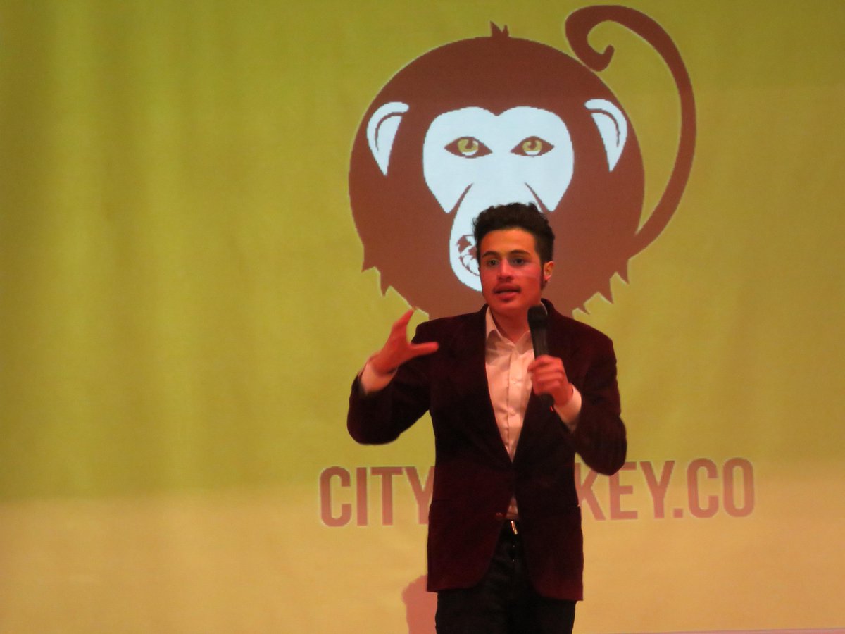 CityMonkeyCo's tweet photo. Juan David Guarnizo presentando #CityMonkey en el DEMO NIGHT  de @Worldtechmaker #cultura #Bogota #emprendimiento http://t.co/Z77KxHyXbw