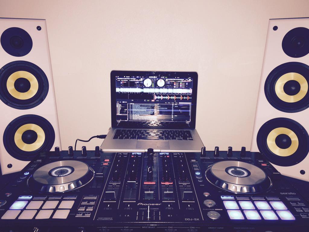 IvarOfficial's tweet photo. #Tomorrowland warmup mix in the making!
I'm to hyped! #DreamVille #EDM #edmfamily http://t.co/e6Bq8xcWbz