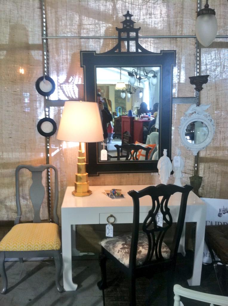 FairplayFarm's tweet photo. Fairplay Farm Mercantile has a few chinoiserie delights @ArborAntiques Tent B #RoundTop http://t.co/ZEBItafKeW