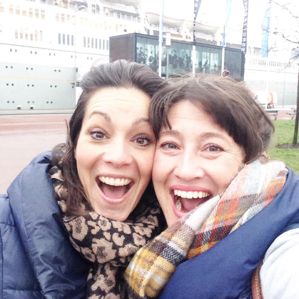 PoushNL's tweet photo. Geheel in Rotterdamse stijl sluiten wij deze waanzinnig gave dag af #StartPopUpNow #PopUpSummit @ssrotterdam http://t.co/jNGns1Lp8Q