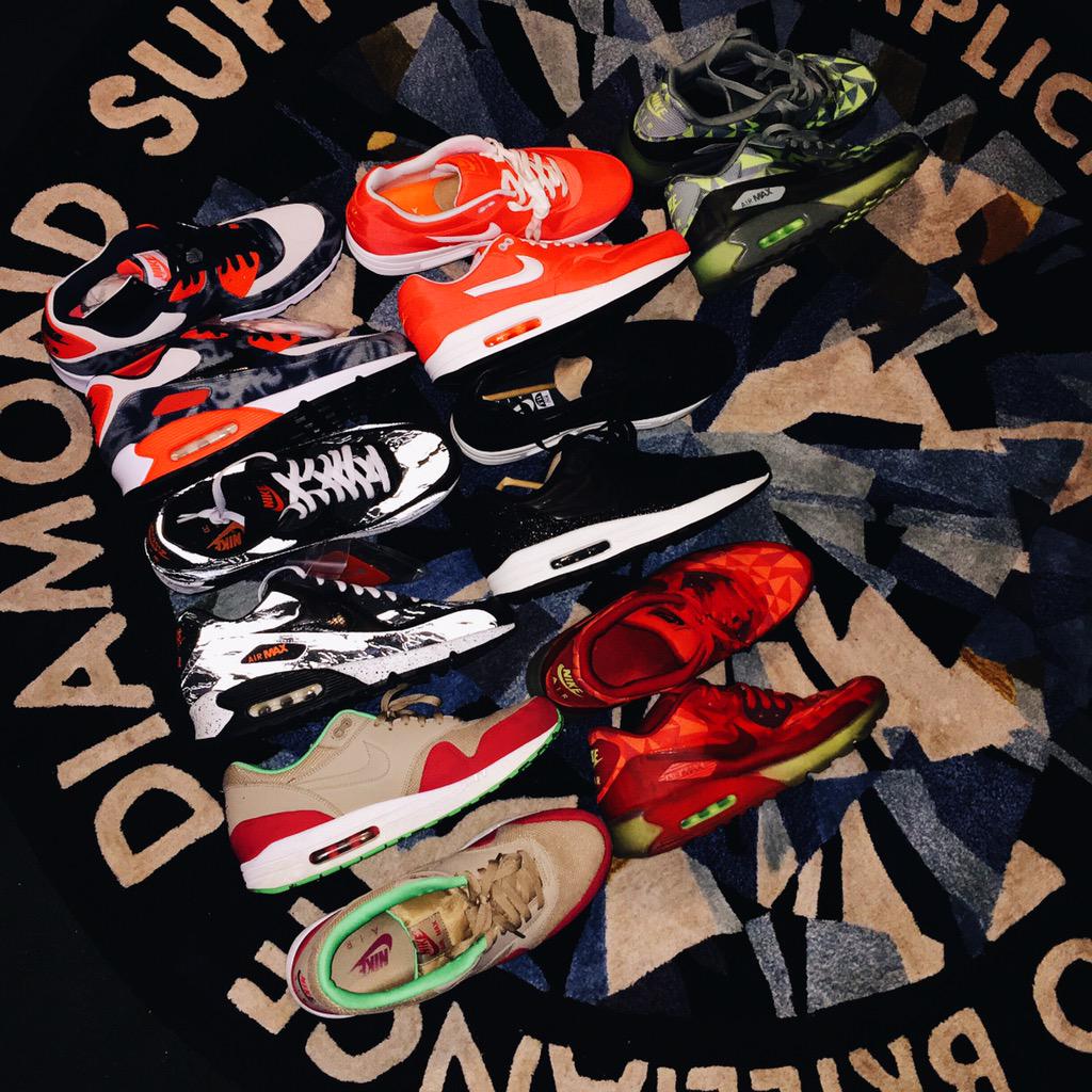 Benny_B_Solis's tweet photo. @nicekicks @nikestore @nikesportswear @nikelab @atmos_tokyo #NationalAirMaxDay #amday http://t.co/FZ1xiIUAaG