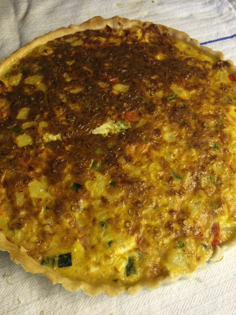 c_tinaz's tweet photo. Child friendly savory tart 😋 http://t.co/oPnFa2OF6N
