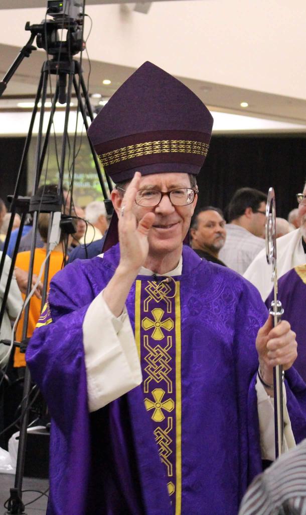 menofchristphx's tweet photo. @BishopOlmsted at the Phoenix Men's Conference. #PhoenixMen http://t.co/iwsHBD9URj