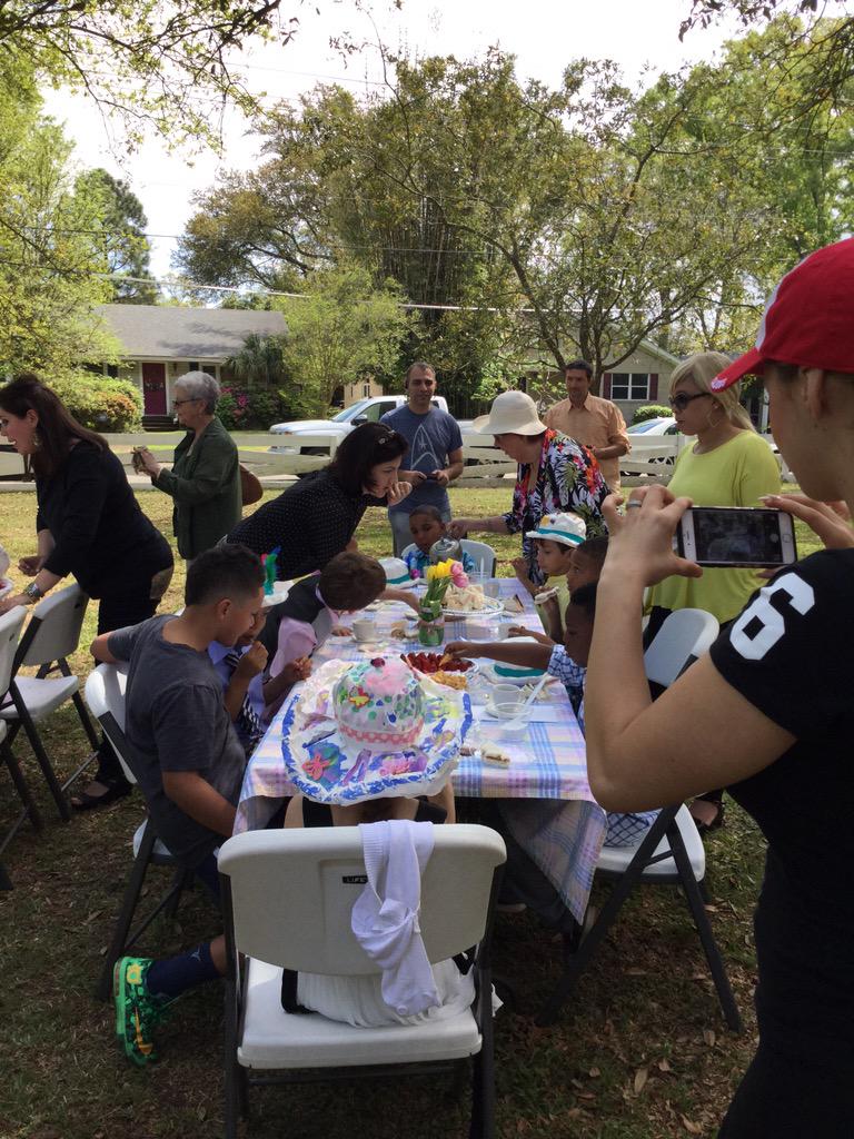 stmkindergarten's tweet photo. Kindergarten had a wonderful time at the Botanical Gardens and Tea Party yesterday! @stmsaints http://t.co/RIos2N0FSf
