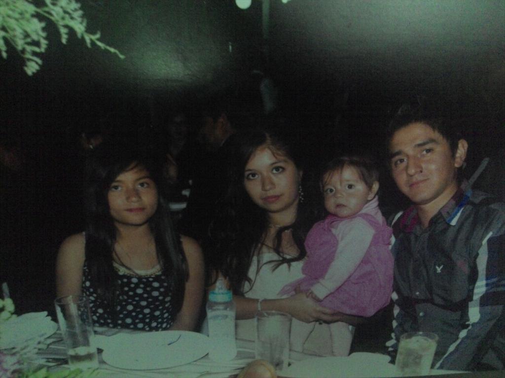 217Lizz's tweet image. Familia.. ♥