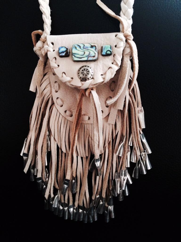 NISHwmn's tweet image. Beautiful @NathalieWaldman I &amp;lt;3 my #MedicinePouch Miigwetch Nathalie! #SupportNativeArtists #SupportNativeBusiness