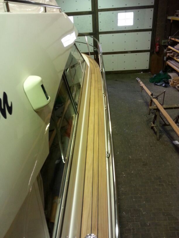 maatwerkxl's tweet photo. Weer een mooi teakdek op geleverd. http://t.co/OwYXgSWcmW http://t.co/P5ncT8rIh6