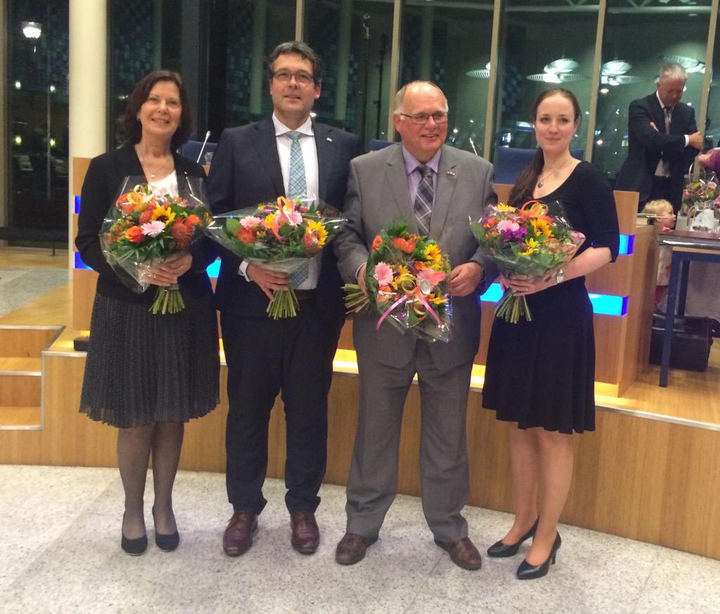 ShastaRotscheid's tweet photo. “@D66Flevoland: Dat zijn ze dan, de nieuwe fractieleden van D66 Flevoland. Top team! Veel succes! http://t.co/9RNg3jTWAB”