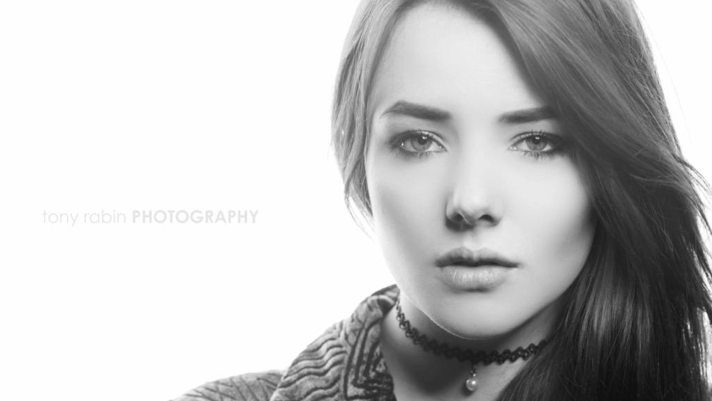 tonyrabinphoto's tweet image. Final demo shot, @ukphotoshow  using high key setup with Octobox and beauty dish, @BesselStudio , @ashmillman