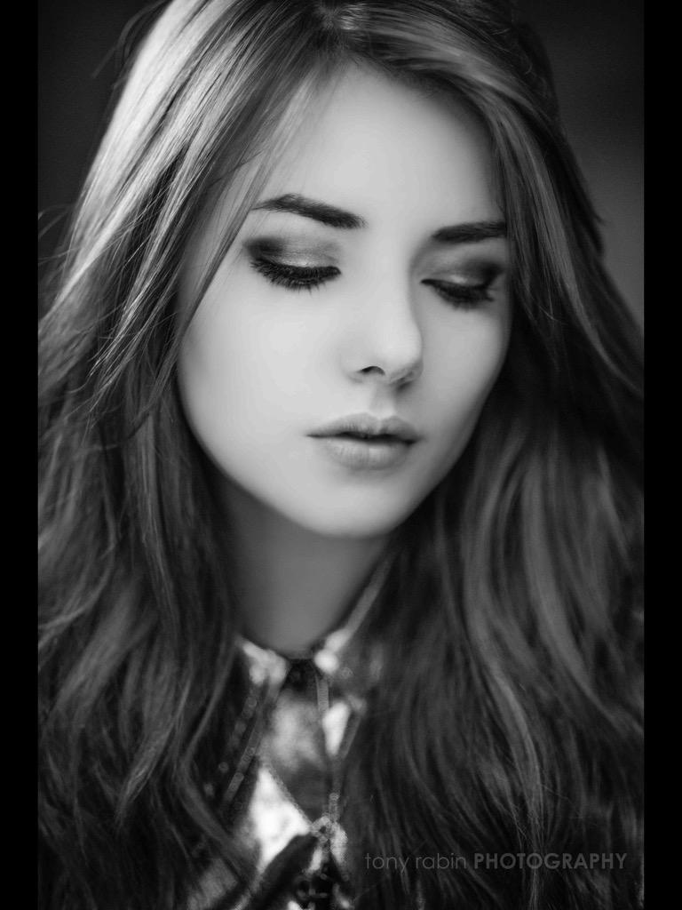 tonyrabinphoto's tweet image. @ashmillman  @ukphotoshow few pics that I demonstrated @BesselStudio stand, first image shot with continuous lighting