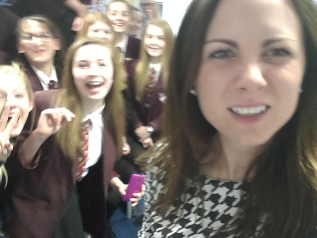 KLBLogan's tweet photo. You know you're old when you can't work a selfie stick! #loganites #toocoolforschool #willmissyou9hlm http://t.co/y6jhWciHJK