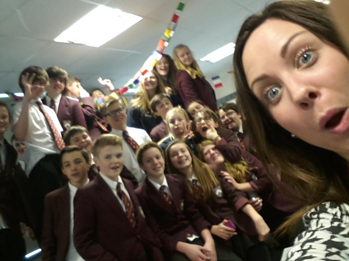 KLBLogan's tweet photo. You know you're old when you can't work a selfie stick! #loganites #toocoolforschool #willmissyou9hlm http://t.co/y6jhWciHJK