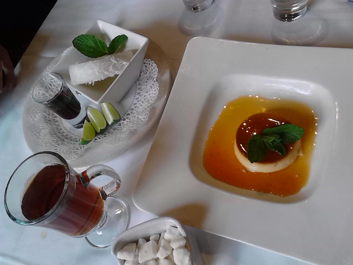 QianJean's tweet photo. Life's too short, enjoy dessert first http://t.co/BpKd5wgqKy