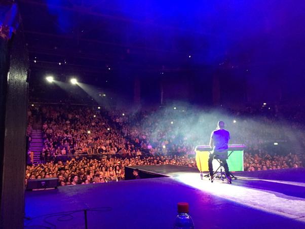 lukebryan's tweet photo. Still can't believe how awesome Dublin was. #tbt http://t.co/VHAsBdCwQH