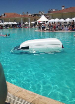 PoolGuySupply's tweet image. This guy got a little too excited about #springbreak2k15