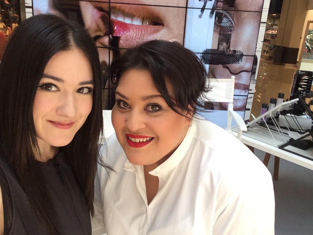 _LizzieLo's tweet photo. @Palrak77 @MACcosmetics #instantartistry http://t.co/Zzhovz56qh