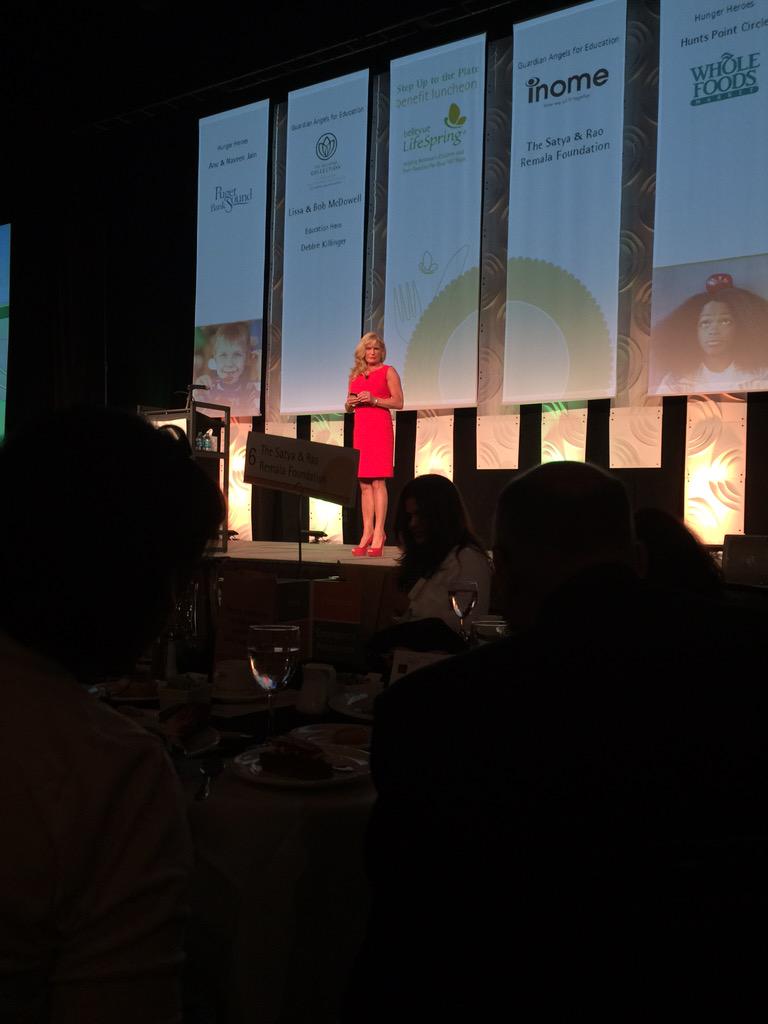 JosephBrazen's tweet image. Very proud of @RandiBrazen as she asks a room full to contribute to an amazing cause. @BlvueLifeSpring