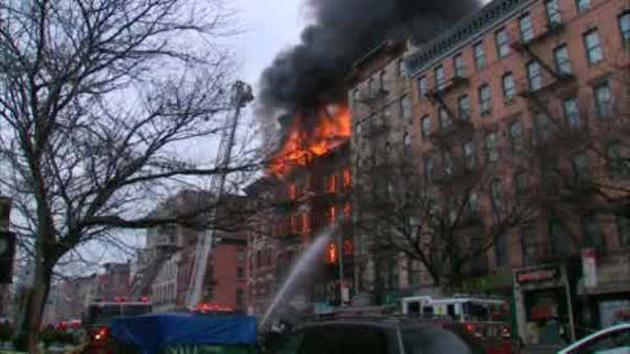 #LoÚltimo Explosión y colapso de un edificio en Nueva York