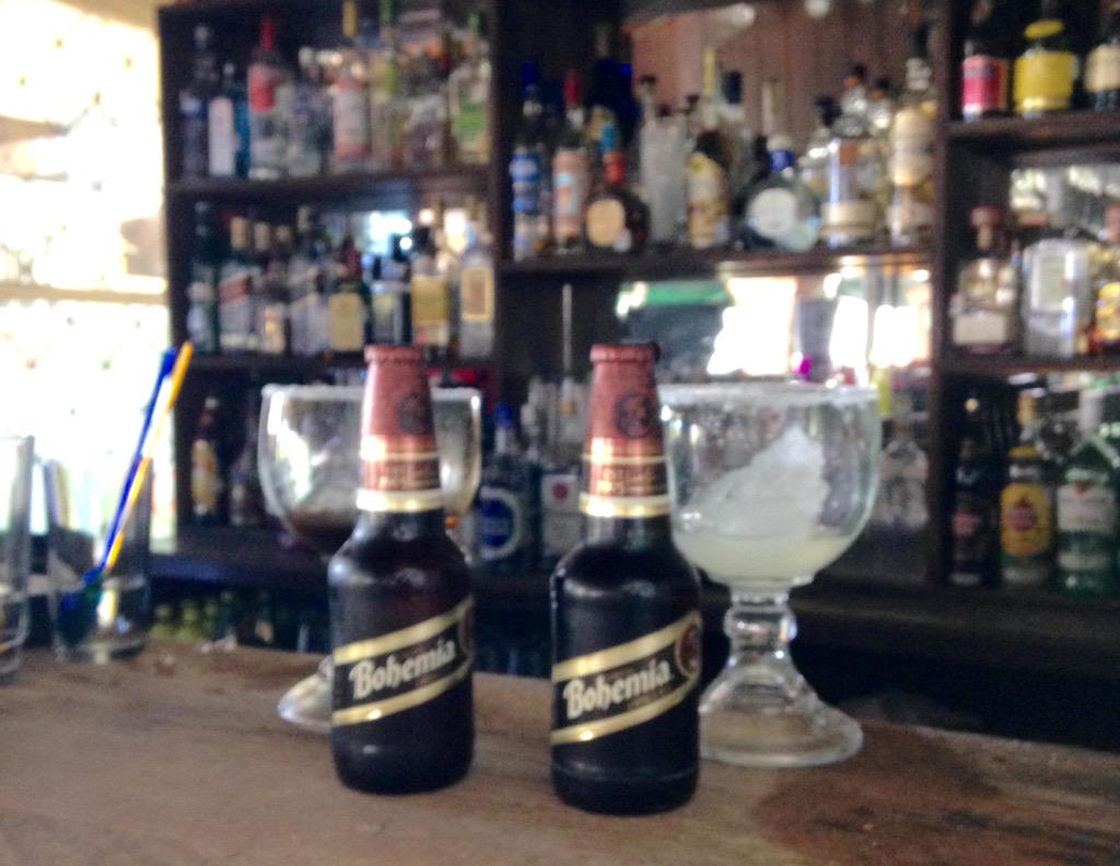 rinconcitoCB's tweet photo. micheladas mas frías para este calor y no pueden faltar nuestras ya Galardonadas Quesadillas de Copete http://t.co/9cA9NqaqMk