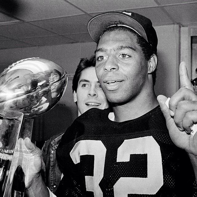 Happy Birthday to MVP and 2003 Pro Football Hall of Fame inductee Marcus Allen! 