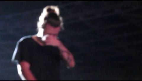 jochuuuuuuu's tweet photo. Me parte el alma

#AlwaysInOurHeartsZaynMalik http://t.co/LaQ0P9WrJd"