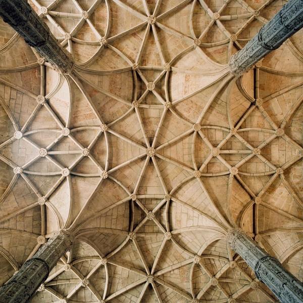 ArquiMaestros's tweet image. La #Geometria de Dios..
La belleza de los #techos de las #Catedrales.Románico y Gótico
(vía goo.gl/d7X01R)