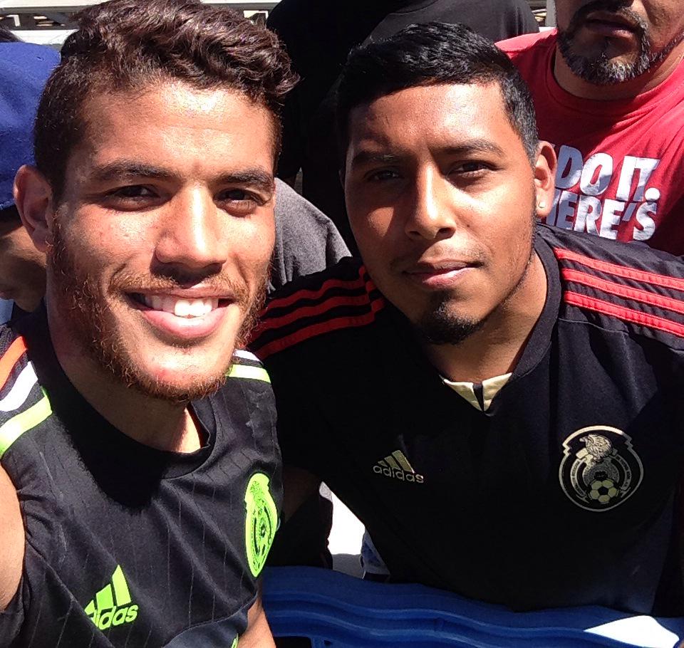 _MasterRick's tweet photo. Con mis dos ídolos 😭😭🙌 @OficialGio @jona2santos http://t.co/EanKHIJMwE