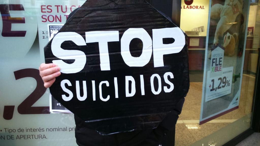 Stopdesahuciosl's tweet photo. No son suicidios, @LABORALkutxa. Son asesinatos. Y hoy en #Leon lo hemos dicho bien alto. #DEPMiren. http://t.co/T18nWVwZ5h