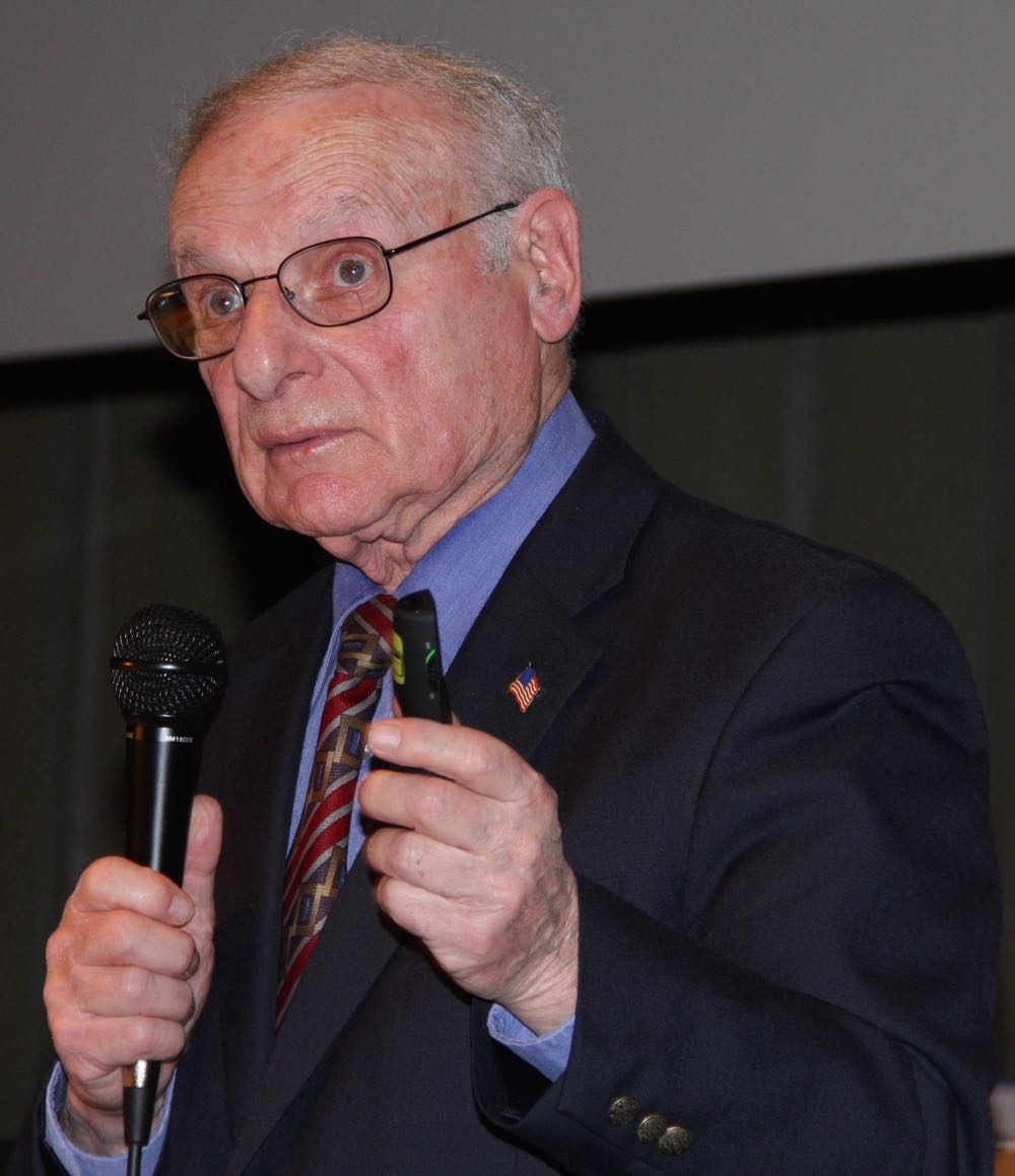 PennridgeSD's tweet photo. Survivor Danny Goldsmith delivered his powerful story to our students/community today. #HolocaustRemembrance http://t.co/e2pqtyqULu