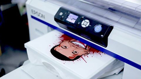 JPDIGITAL2's tweet photo. Nueva Impresora #EPSONF2000 , que con su nueva tecnología en 6 colores sobre algodón para prendas claras y oscuras. http://t.co/46Vk0RLqDL
