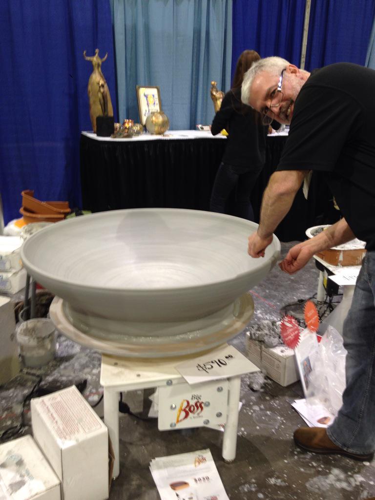 esmclayprobs's tweet photo. So I got to throw a large bowl and see a clay van/gallery/studio on wheels today in Providence  #nceca2015 http://t.co/3EMhlUP1ST