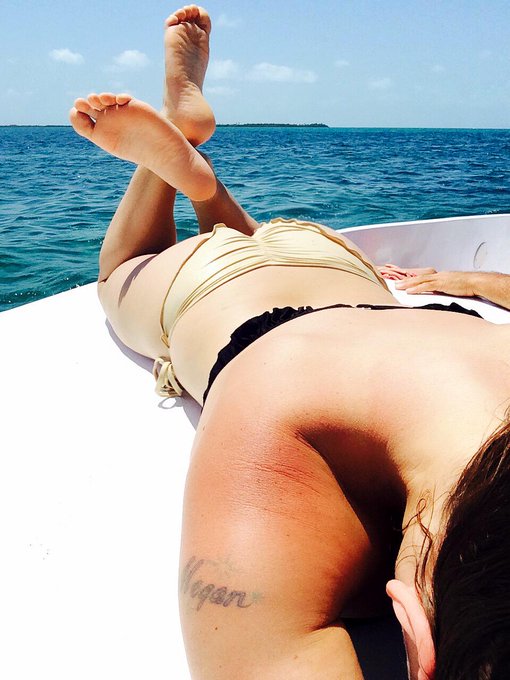 Sun bathing on a boat in Belize after snorkeling the reefs. Could care less how your day in the cold<a href="/tag/smallpenishumiliation"class="tags"><span>#smallpenishumiliation</span></a>