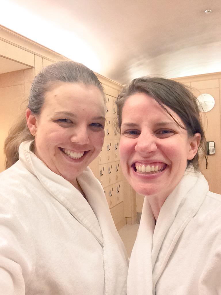 EmCole7561's tweet photo. Getting settled into vacation. #doinDC #massagestyle http://t.co/o2aqeaAFDm