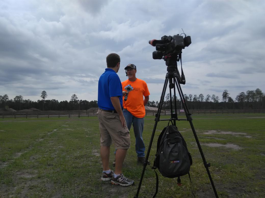 wwmotox's tweet photo. Today - cameras, interviews and some nasty on-track photo-op whips #motocross  #seregionalqualifier #lorettalynnam http://t.co/Kr3GMgFOcf