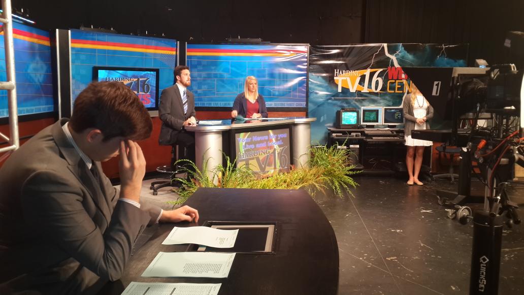 LaurenScharfTV's tweet image. It's so good to see my college station pushing the news out! #TV16 #Liveat5 #HardingUniversity