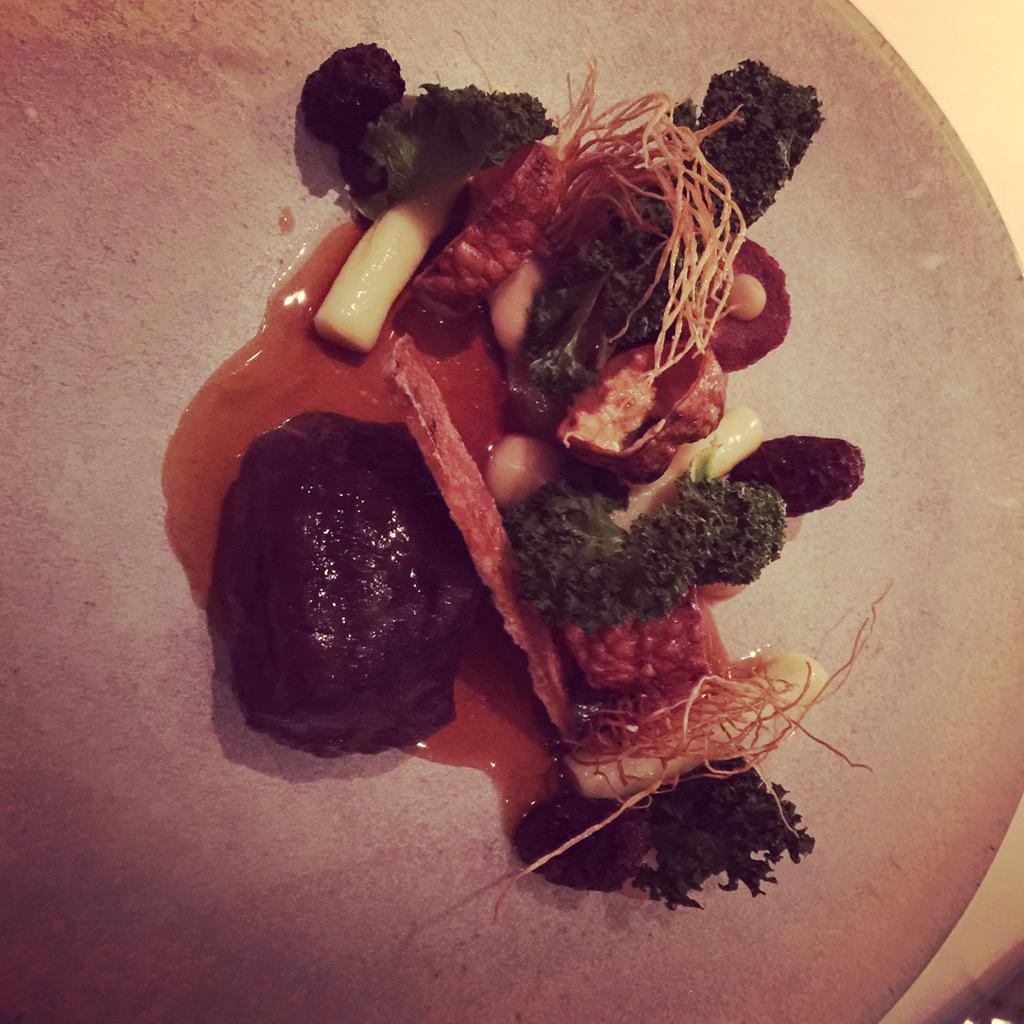 Seriously #moorish #indulgent #pork with #crispykale #leekroot #morels @The5Fields #beyondperfection