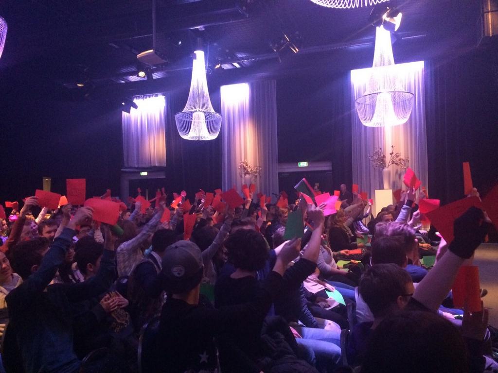 WCYHelmond's tweet photo. Nagenieten: actie changemakers Helmond @drknippenberg. DANK aan@DennisWeening@HelderTheater @MargreetdeLeeuw http://t.co/CjbfPyOdAo