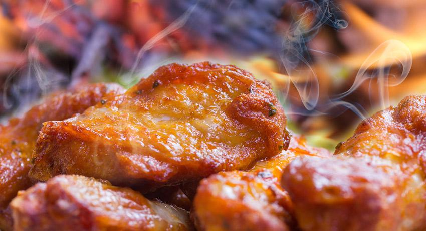 devereschef's tweet photo. Whose ready for wing night? .50 cent wings &amp; pitcher specials @deveresdavis Every Thursday night! 9pm http://t.co/FaIcCjqD68