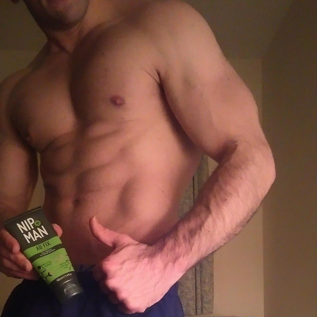 JamesWebster200's tweet photo. All over @NipandMan bodyfix range....#abfix after tonight's blast. #skincare #musclecare #modernman #nipandman 👍 http://t.co/BObnMT9JCV