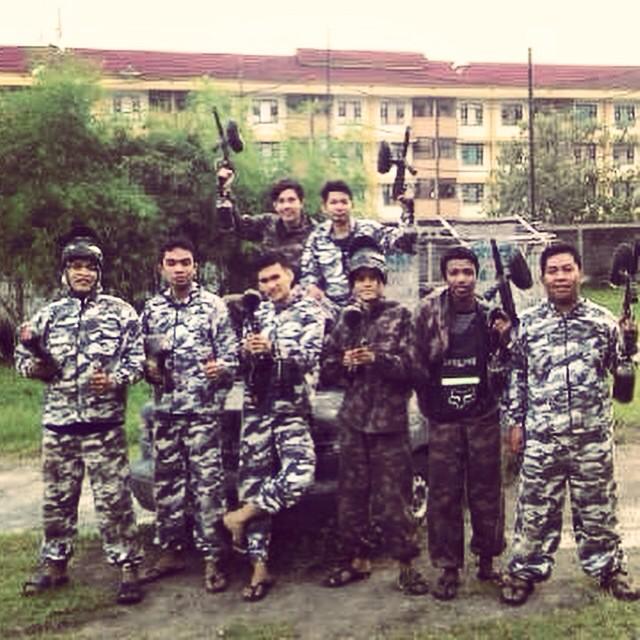 Dedee_Messi's tweet photo. Latihan perang anak2 raintz hahaha http://t.co/wcNjgefWqL