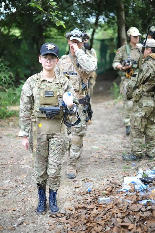 GunGirlpic's tweet photo. Asian airsofter https://t.co/VntEWhhJ3j