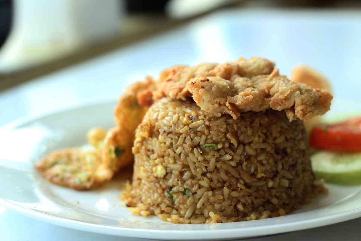 welldoneresto's tweet photo. Makan siang nikmat dengan nasi goreng crispy chicken yuk! hanya di @welldoneresto @DepokTownSquare @SindikatKuliner http://t.co/A4Fw58ZlPy