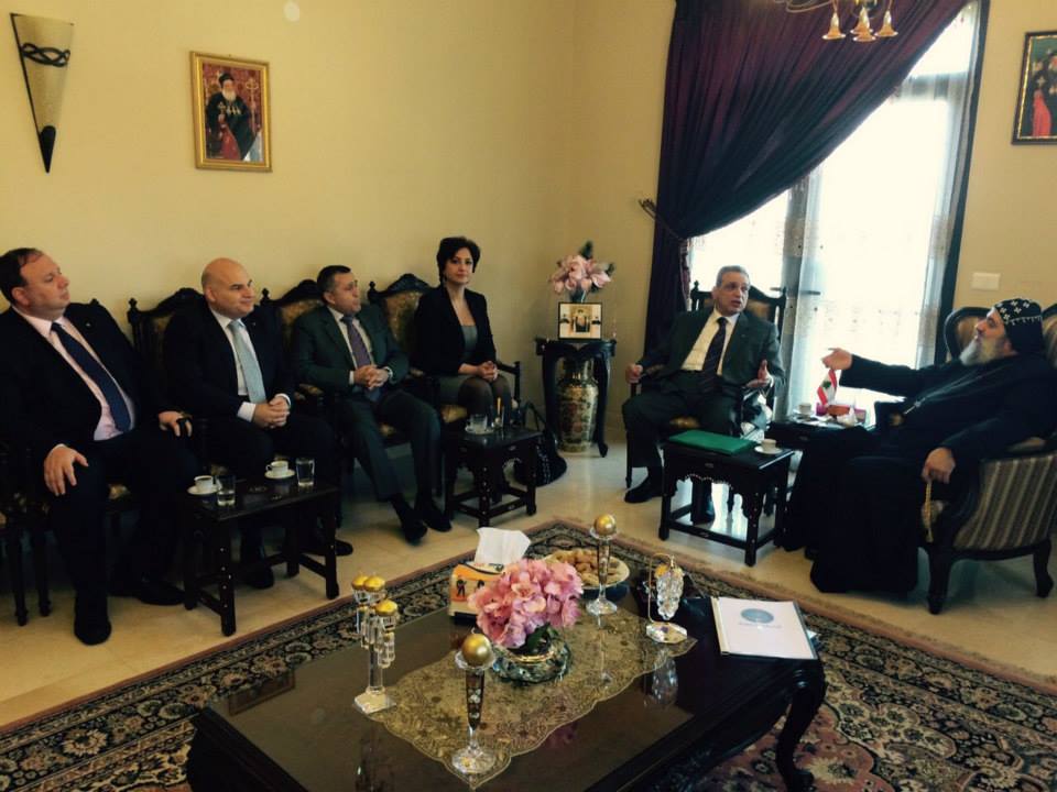 MorAphremII_Ar's tweet photo. استقبل قداسته وفدا من الرابطة المارونية في مقر البطريركية في العطشانه في لبنان

http://t.co/BxkSORbDEo